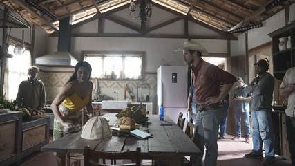 Última semana de Pantanal: Fantástico visita os bastidores e encontra uma equipe unida, já morrendo de saudade da novela Última semana de Pantanal: Fantástico visita os bastidores e encontra uma equipe unida, já morrendo de saudade da novela