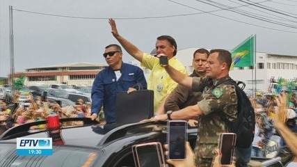 Bolsonaro faz campanha em Poços de Caldas (MG) Bolsonaro faz campanha em Poços de Caldas (MG)