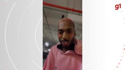 Humorista é vítima de xingamentos racistas por vizinha ao tentar usar elevador em SP Humorista é vítima de xingamentos racistas por vizinha ao tentar usar elevador em SP