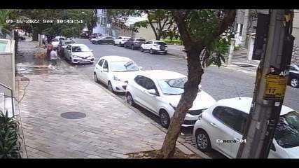 Homem empurra faxineira de condomínio, arranca mangueira e a molha em BH Homem empurra faxineira de condomínio, arranca mangueira e a molha em BH