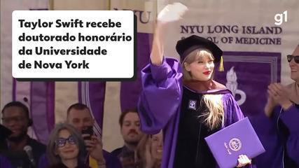 Taylor Swift recebe doutorado honorário da Universidade de Nova York Taylor Swift recebe doutorado honorário da Universidade de Nova York