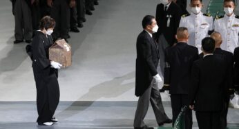 Sob protesto, líderes mundiais participam de polêmico funeral de Estado de Shinzo Abe no Japão | Mundo