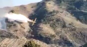 VÍDEO: Avião que combatia incêndio cai após bater em montanha, na Itália
