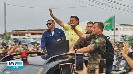 Bolsonaro faz campanha em Poços de Caldas (MG)