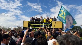 Bolsonaro grava propoganda em zona rural do DF e exalta regularizações de terra do governo