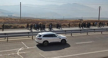 Dezenas de milhares no Irã lamentam Mahsa Amini, cuja morte desencadeou protestos