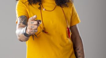 Luiz Caldas adiciona sucessos de Claudio Nucci, Gal Costa e KLB ao álbum ‘Playlist brasileira 1’ | Blog do Mauro Ferreira