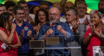 Presidente eleito do Brasil promete fortalecer a democracia