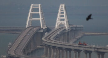 Rússia corre para restaurar o tráfego após explosão de ponte da Crimeia