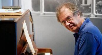 Paulo Jobim fica associado à leveza e à obra soberana do pai, Tom Jobim, ao morrer aos 72 anos