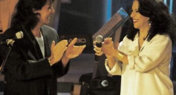 Roberto Carlos homenageia Gal Costa e Rolando Boldrin em show