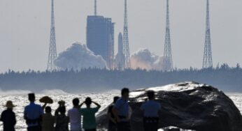 Destroços de foguete chinês caem no Pacífico; previsão inicial era que módulo atingisse a Espanha, que fechou parte do espaço aéreo | Mundo