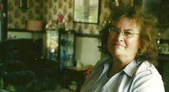 Elizabeth Stewart, campeã da música folclórica da Escócia, morre aos 83 anos