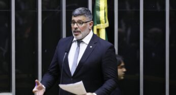 Frota diz que tem sido alvo de preconceito e deixa grupo de Cultura da transição | Política
