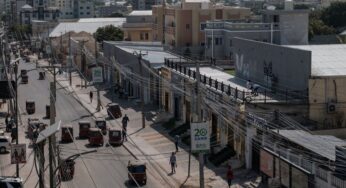 Homens armados invadem hotel em Mogadíscio, prendendo funcionários do governo