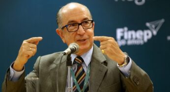 Moraes determina que Marcos Cintra preste depoimento à PF sobre questionamentos a urnas | Política