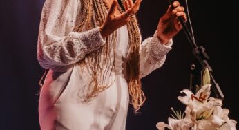 Teresa Cristina volta ao repertório de Paulinho da Viola, após 20 anos, em outro lugar da música brasileira | Blog do Mauro Ferreira