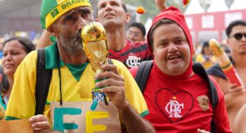 'Papagaios de pirata' revelam táticas para torcer e aparecer durante a Copa