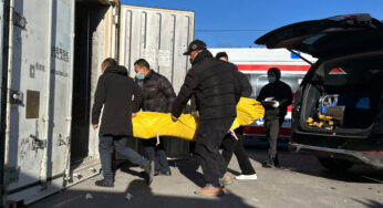 À medida que os casos se espalham, o baixo número de mortes por Covid na China não convence ninguém