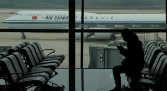 China Covid: Regra de testes dos EUA atende a um encolher de ombros coletivo