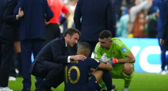 Macron vira alvo de críticas por comportamento constrangedor na final da Copa do Mundo | Blog da Sandra Cohen
