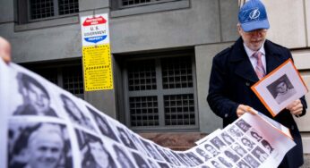 Na Líbia, mortalha misteriosa entrega suspeito de Lockerbie aos EUA