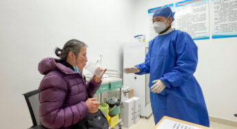 ‘Não dói nada’: na nova estratégia Covid da China, as vacinas são importantes