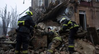 Ucranianos se concentram em resiliência um dia após grandes ataques russos