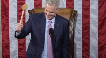 Quem é Kevin McCarthy, líder republicano e novo presidente da Câmara nos EUA