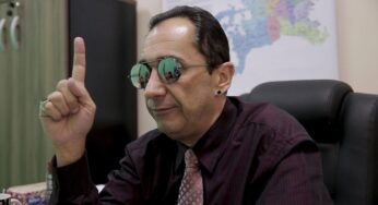 QUIZ: Quem são os famosos homenageados nas tatuagens de Jorge Kajuru?