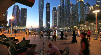 Dubai suspende imposto sobre álcool enquanto competição regional esquenta