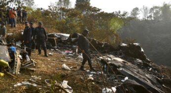 Equipes de resgate retomam buscas por desaparecidos após queda de avião no Nepal | Mundo