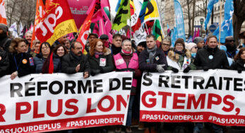 Trabalhadores em greve na França contra plano de Macron para aumentar a idade de aposentadoria
