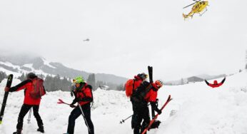 Avalanches nos Alpes matam pelo menos 11, enquanto o Weather Hampers resgata