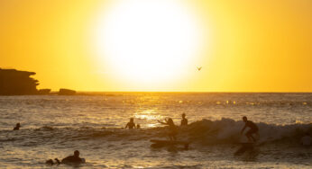 Fechamentos pandêmicos e visitas não patrulhadas à praia são culpados por pico de afogamentos