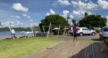 John Kerry chega a Brasília e visita clube de windsurf no Lago Paranoá | Política
