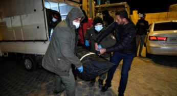 Refugiados sírios que morreram no terremoto na Turquia voltam para casa