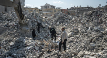Turquia amplia investigação sobre empreiteiros à medida que aumenta o número de vítimas do terremoto