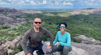 O casal que viaja em trailer há três anos para conhecer os 74 parques nacionais do Brasil | Turismo e Viagem