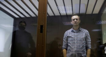 O líder da oposição russa preso, Aleksei Navalny, sofre de dor aguda no estômago