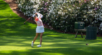 A estrela do golfe de Stanford, Rose Zhang, está pronta para sua estreia profissional