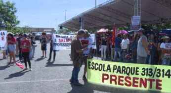 Após assembleia no Eixo Monumental, professores decidem continuar greve no DF | Distrito Federal