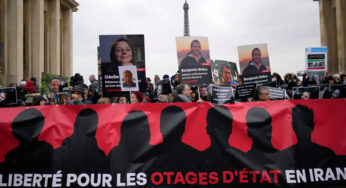 Irã liberta 2 cidadãos franceses da detenção