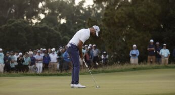 É domingo no US Open e os líderes estão empatados