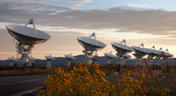 O cosmos está vibrando com ondas gravitacionais, descobrem os astrônomos