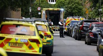 Criança morre após acidente de carro em escola de Londres em Wimbledon