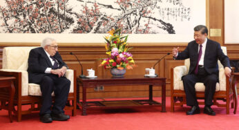 Kissinger encontra Xi enquanto China corteja ‘velhos amigos’ para administrar rivalidade com os EUA