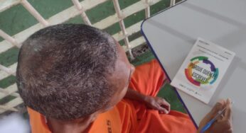 Quinze detentos do presídio de Salvador lançam livro sobre encontros e desencontros: 'chance de sair daqui diferentes'