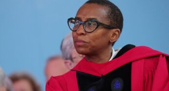 Entenda por que a presidente da universidade Harvard, nos EUA, renunciou após manifestações de alunos pró-Palestina