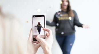 Trabalhador é obrigado a gravar vídeos para o TikTok da empresa? Entenda o que diz a lei | Trabalho e Carreira